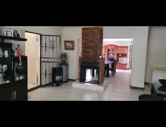 4 BEDROOM HOUSE FOR SALE IN ALBERTSDAL